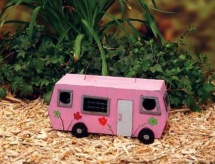 Barnstorm Birdhouse Luv Bus
