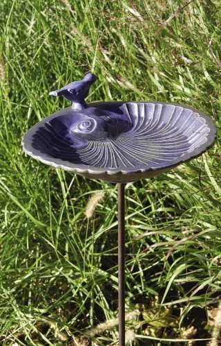 Achla Ceramic Shell Birdbath w/Stake