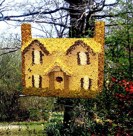 Colonial House Black Edible Birdhouse