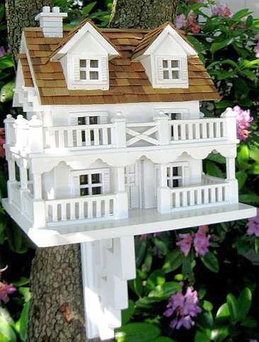 Signature Cape Cod Bird House w/Bracket