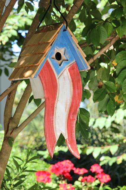 Betsy's Birdhouse Antique Red, White & Blue