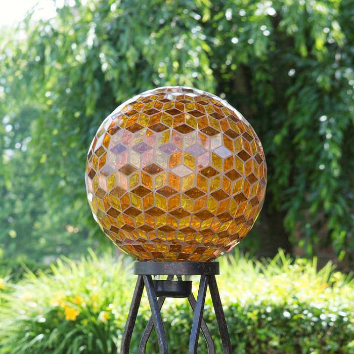 Gazing Globes Garden Le Glass Gazing Globes Garden Le Glass Toadstools At Bird