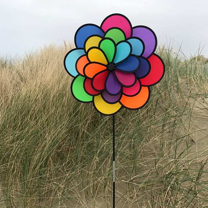 Triple Wheel 12 Petal Flower w/Leaves Spinner