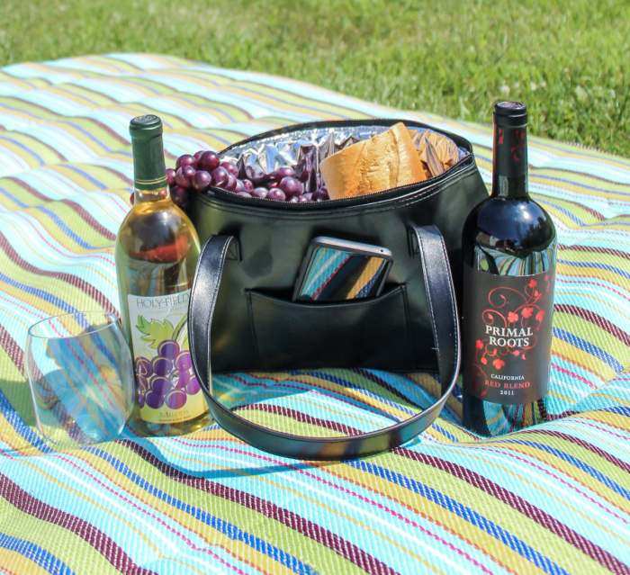 Black Faux Leather Insulated Wine Purse 2 Bottles