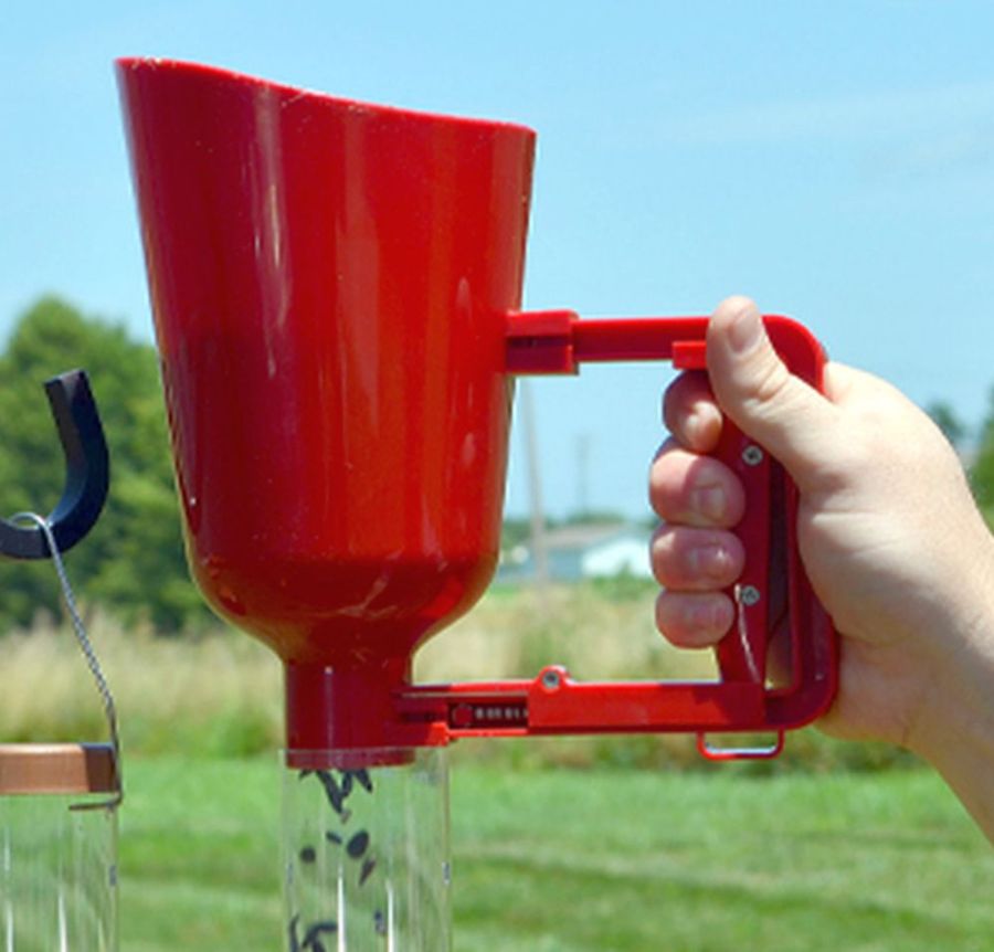 Quick Release Bird Seed Scoop