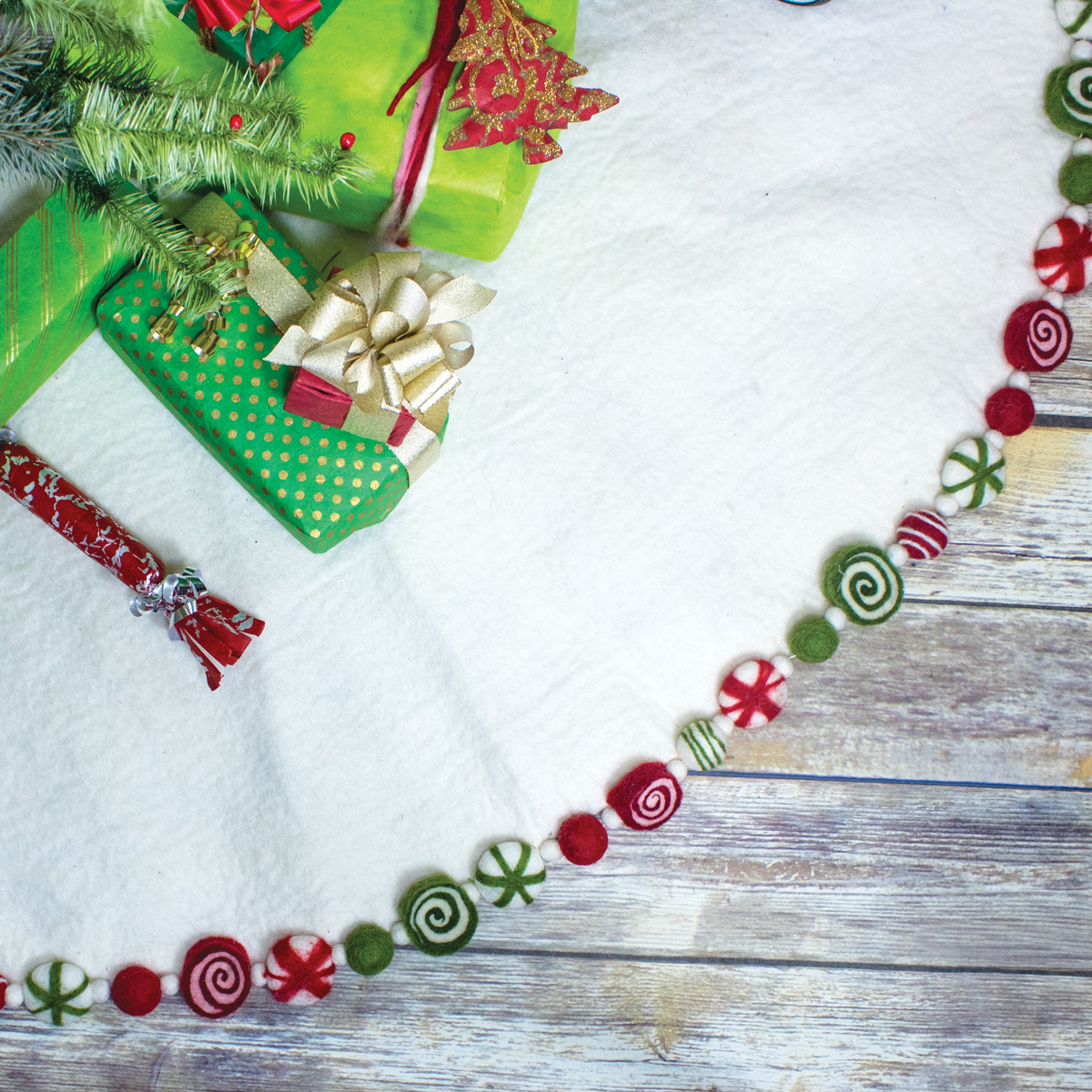 Classic Hand-Felted Tree Skirt Peppermint 4'