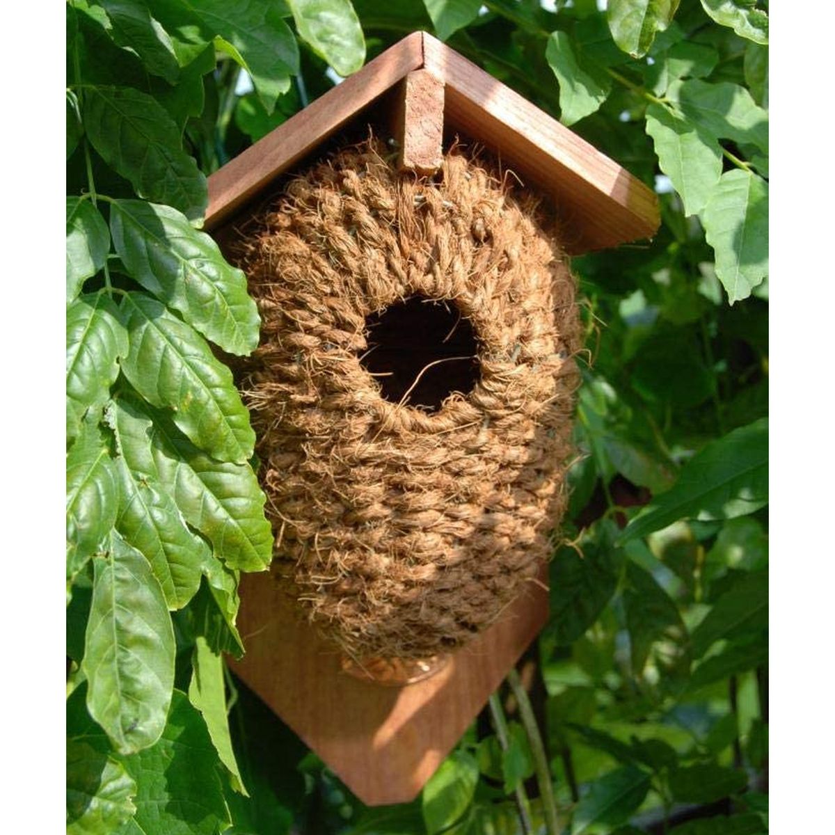 Roofed Coconut Fiber Nesting Pocket