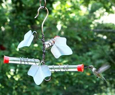 TWEETER TOTTER COPPER HUMMINGBIRD FEEDER TUBE UP CLOSE VIEWING 