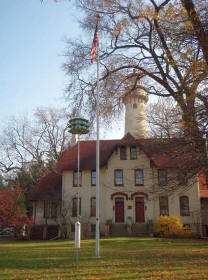 Nature House Purple Martin Mini Castle System with 14' Pole