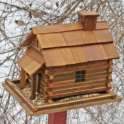 Valley Forge Feeder Large Natural Cedar