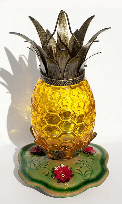 LaPena Caribena Pineapple Hummingbird Feeder