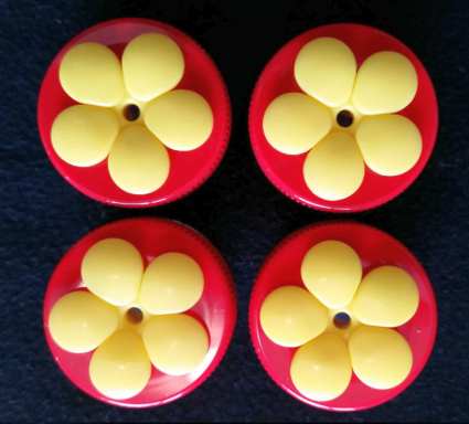 Nectar Dots Handheld Hummingbird Feeders Red w/Yellow Flowers